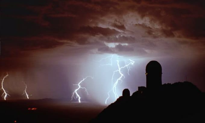El misterio de la niña eléctrica